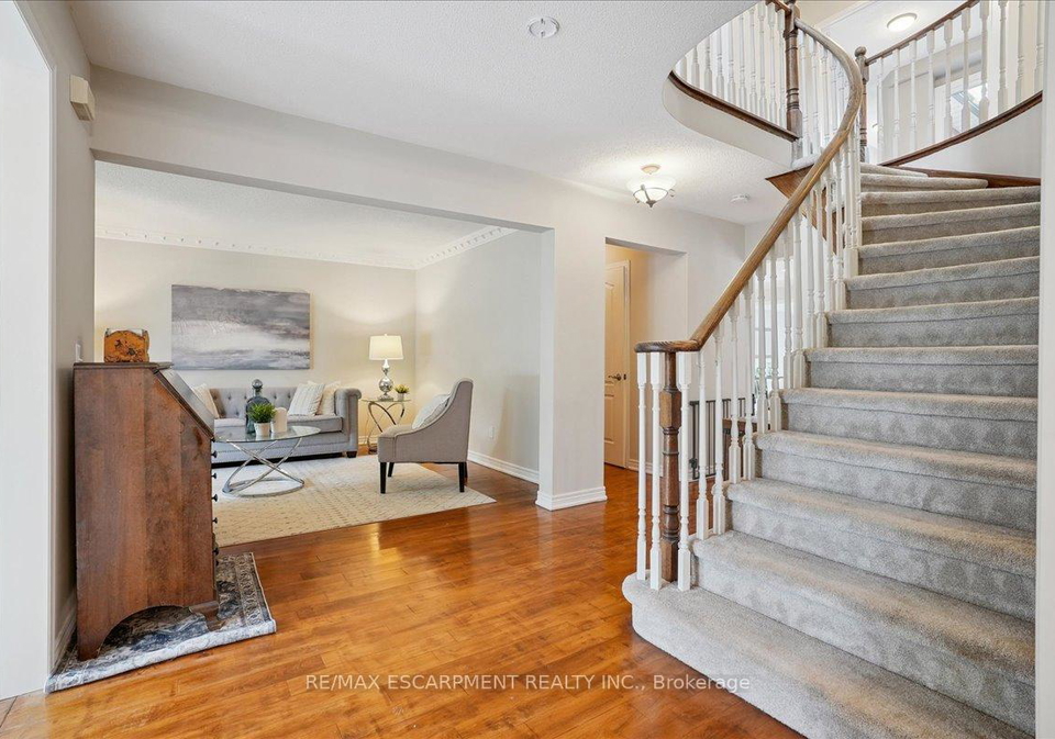 105-river-glen-boulevard-oakville-ontario-w12966678