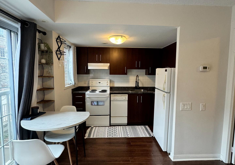 9-windermere-avenue-toronto-ontario-w12966866