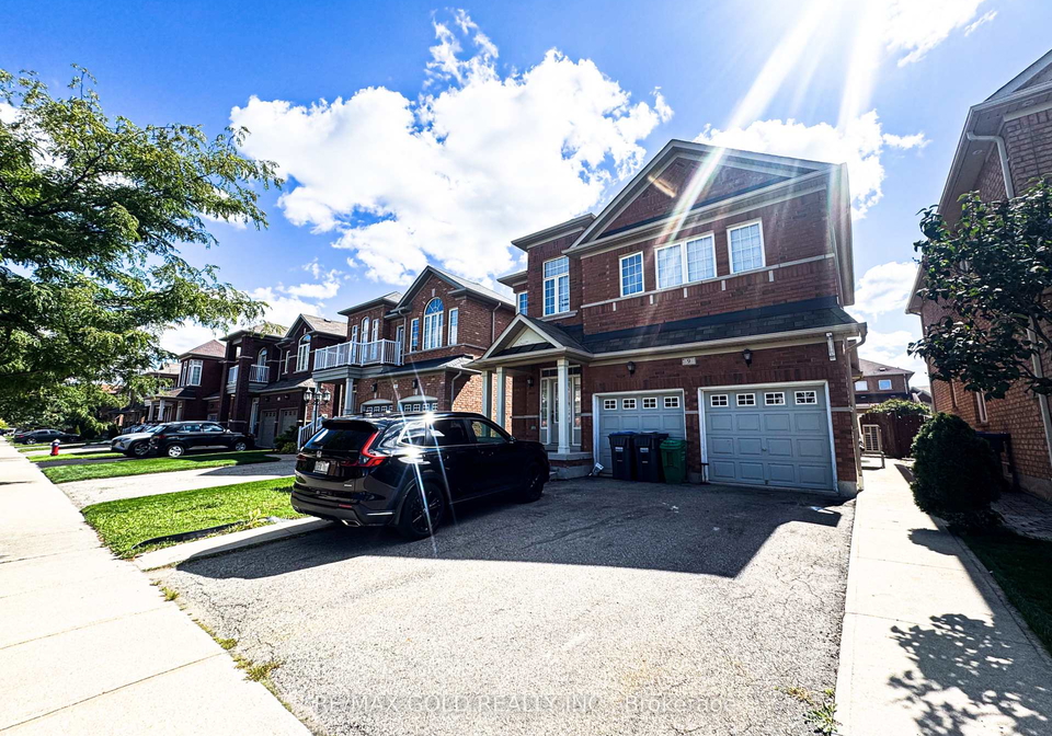 9-hybrid-street-brampton-ontario-w12966964