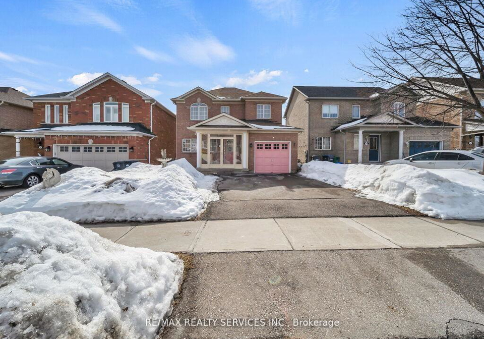 118-queen-mary-drive-brampton-ontario-w12967178
