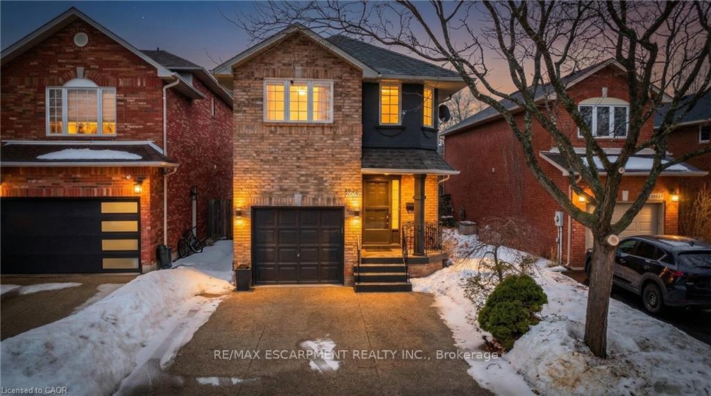 2062-westmount-drive-oakville-ontario-w12967370