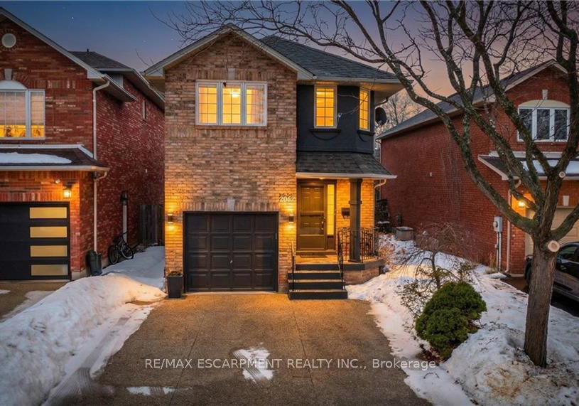 2062-westmount-drive-oakville-ontario-w12967370