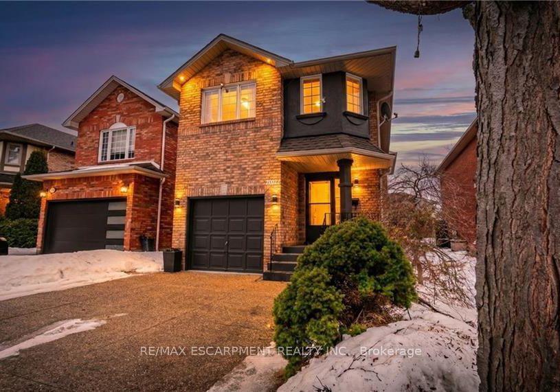 2062-westmount-drive-oakville-ontario-w12967370