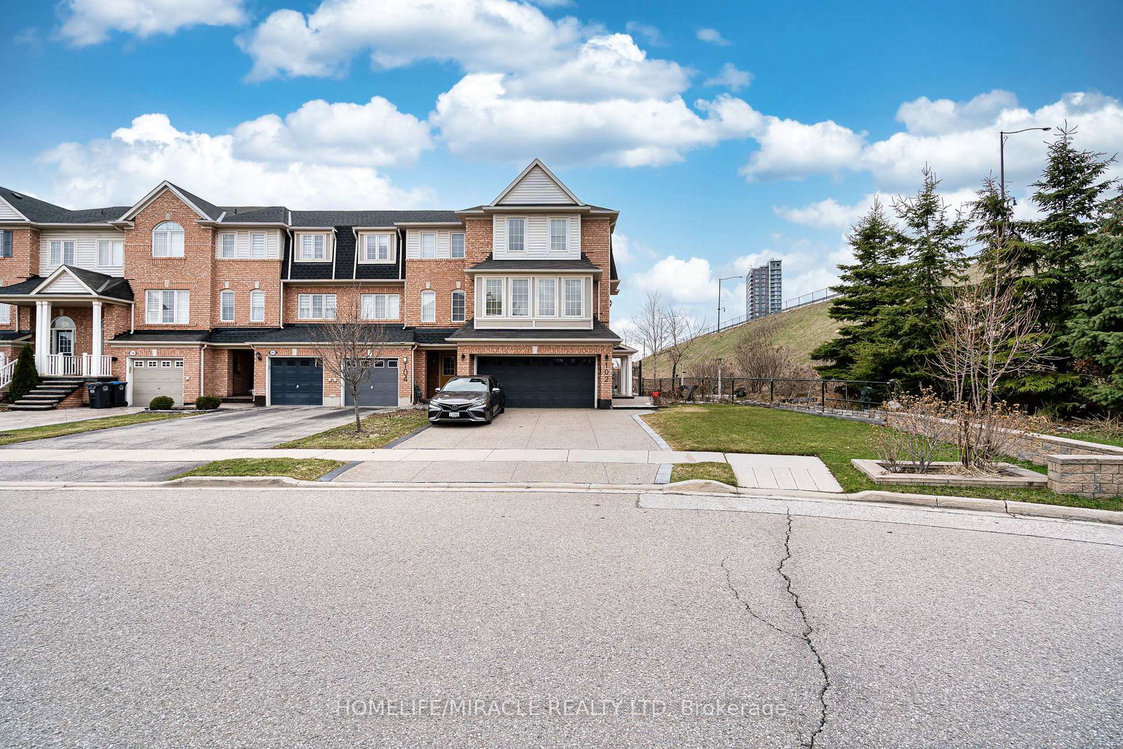 102-decker-hollow-circle-brampton-ontario-w12967638