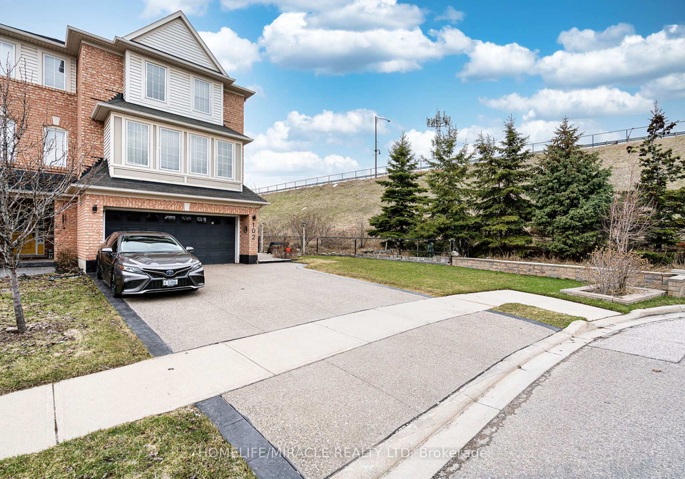 102-decker-hollow-circle-brampton-ontario-w12967638