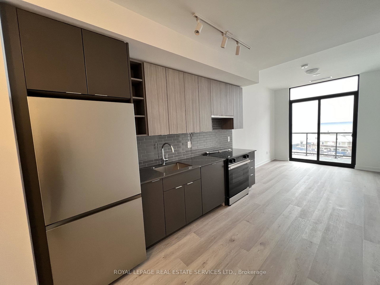 2075-lakeshore-road-burlington-ontario-w12967978
