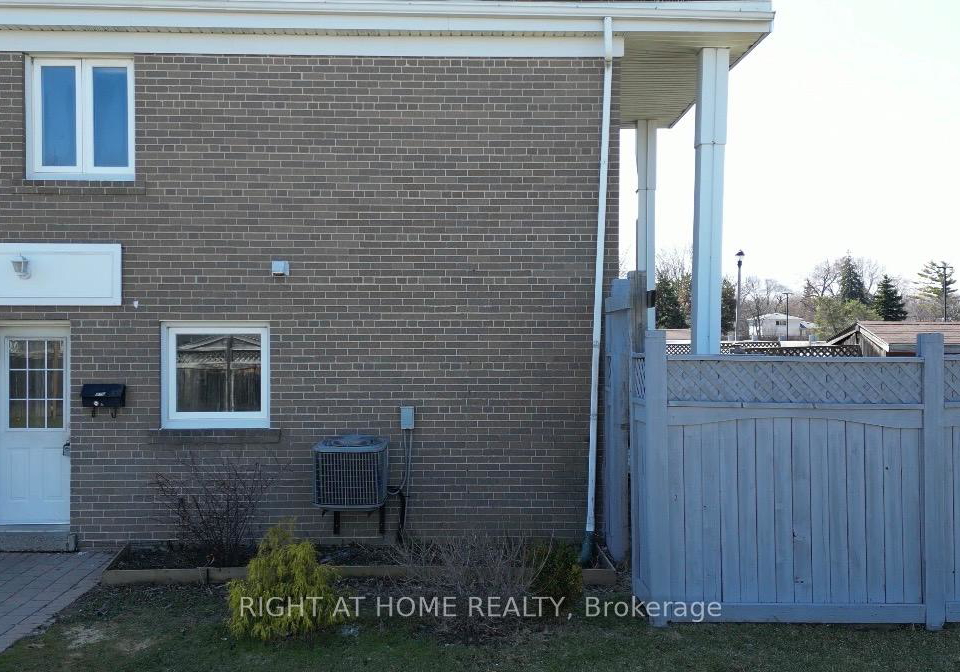 270-town-house-crescent-brampton-ontario-w12968392