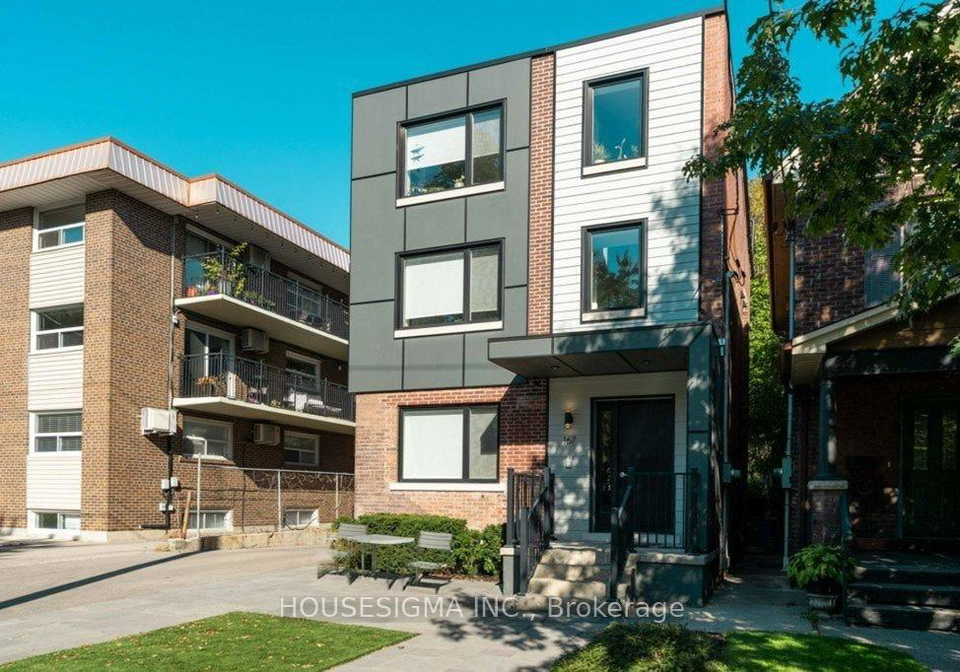 167-quebec-avenue-toronto-ontario-w12968930