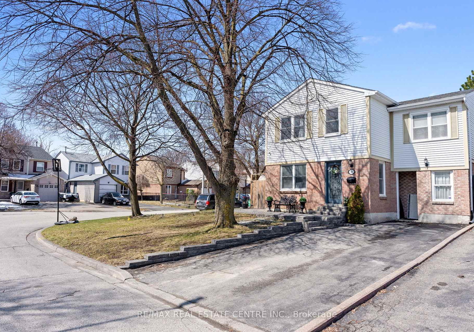 23-majestic-crescent-brampton-ontario-w12969136