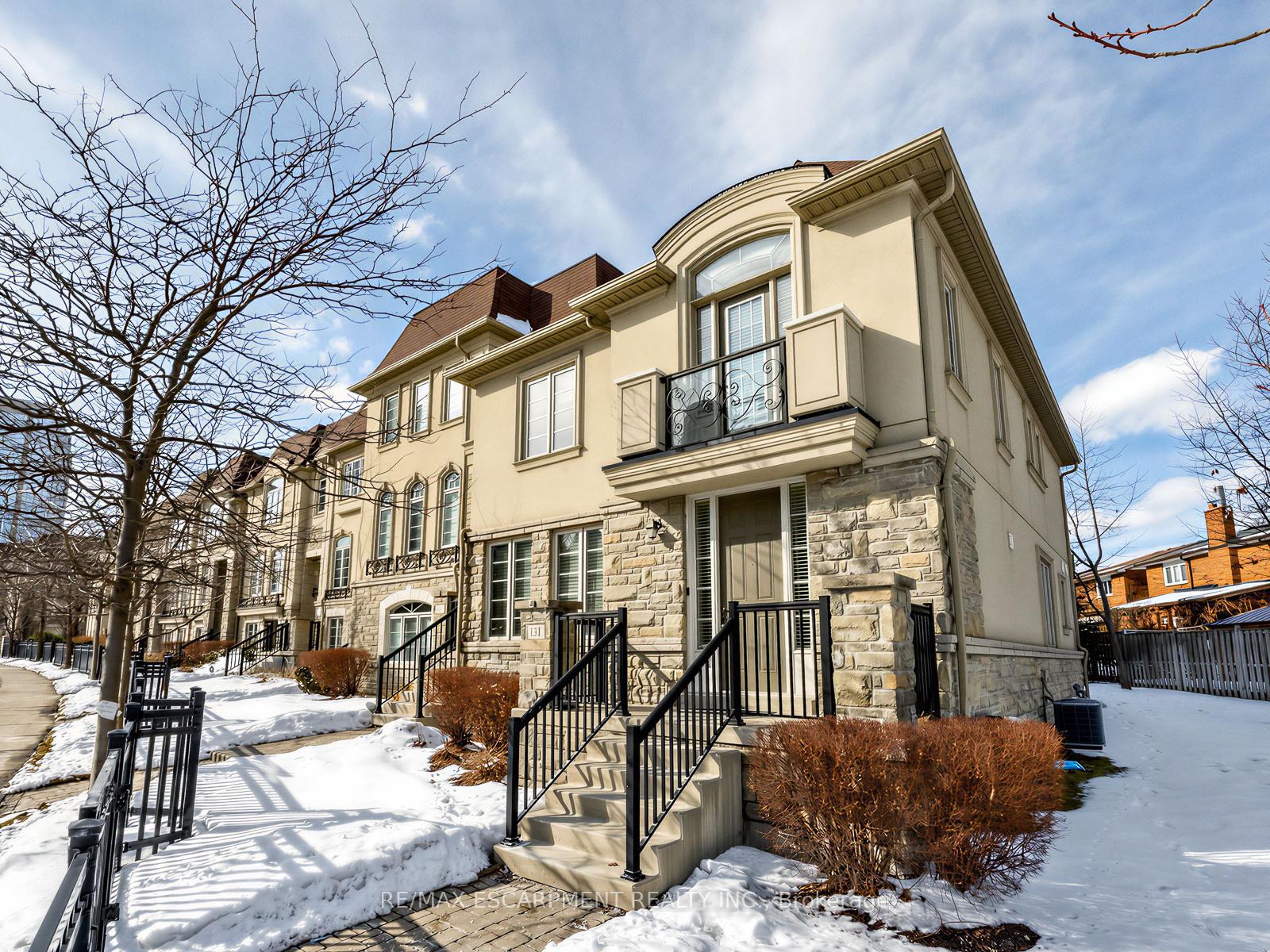 131-robert-speck-parkway-mississauga-ontario-w12970526