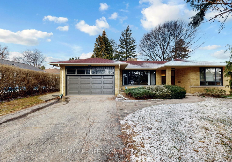 44-princess-margaret-boulevard-etobicoke-ontario-w12971178