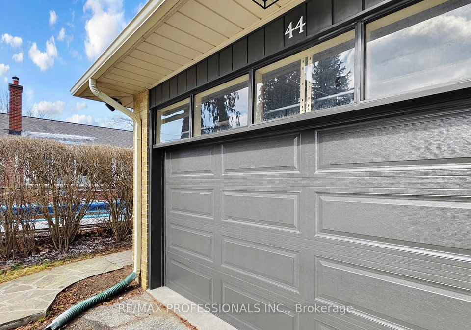 44-princess-margaret-boulevard-etobicoke-ontario-w12971178