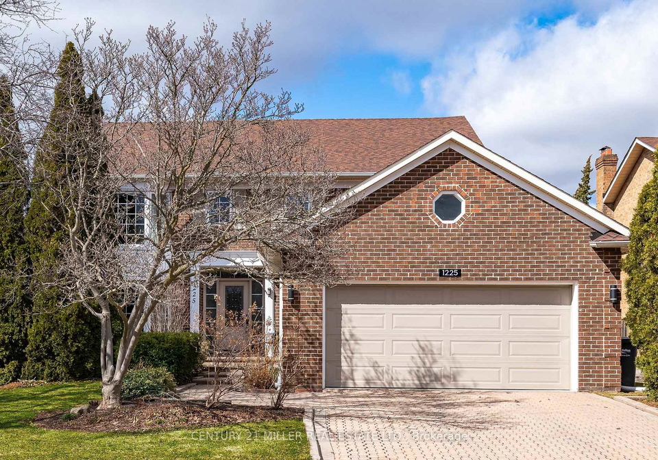 1225-old-post-drive-oakville-ontario-w12971234