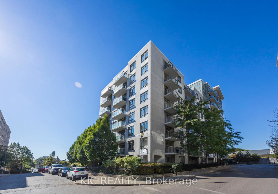 812-lansdowne-avenue-toronto-ontario-w12971904