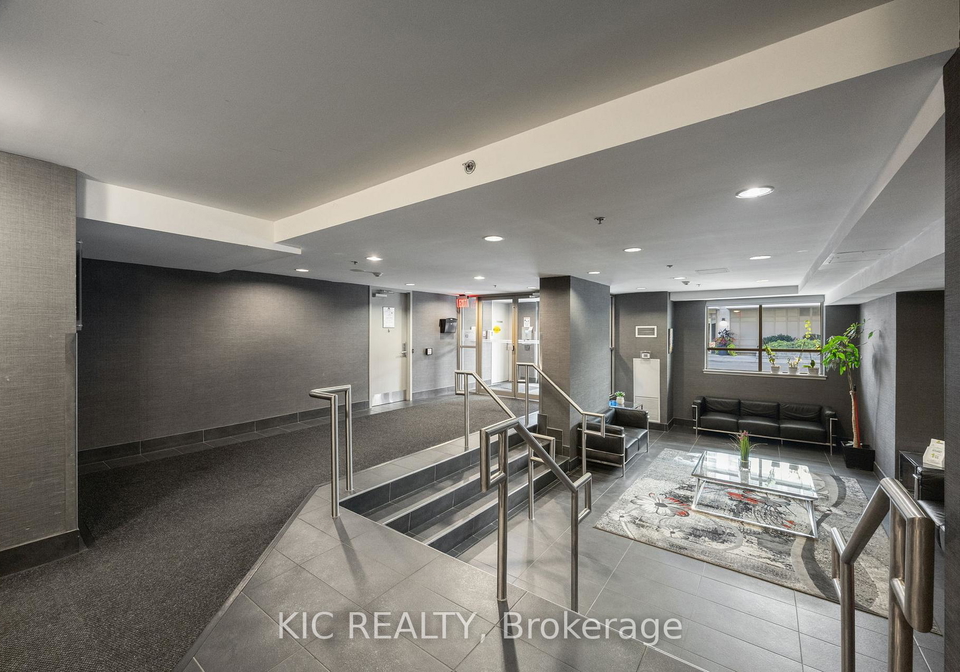 812-lansdowne-avenue-toronto-ontario-w12971904