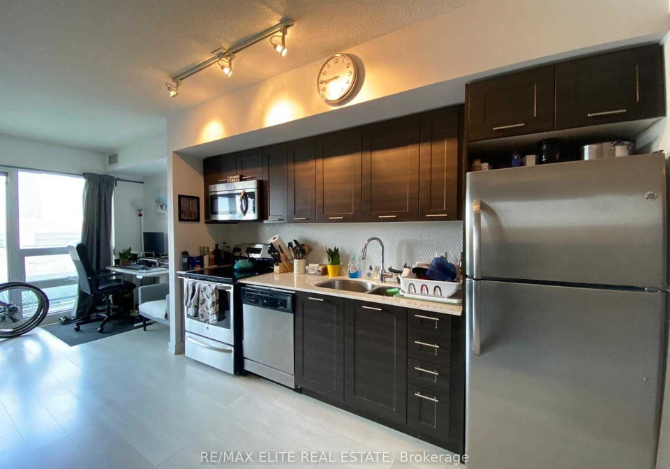 2220-lakeshore-boulevard-w-etobicoke-ontario-w12972546