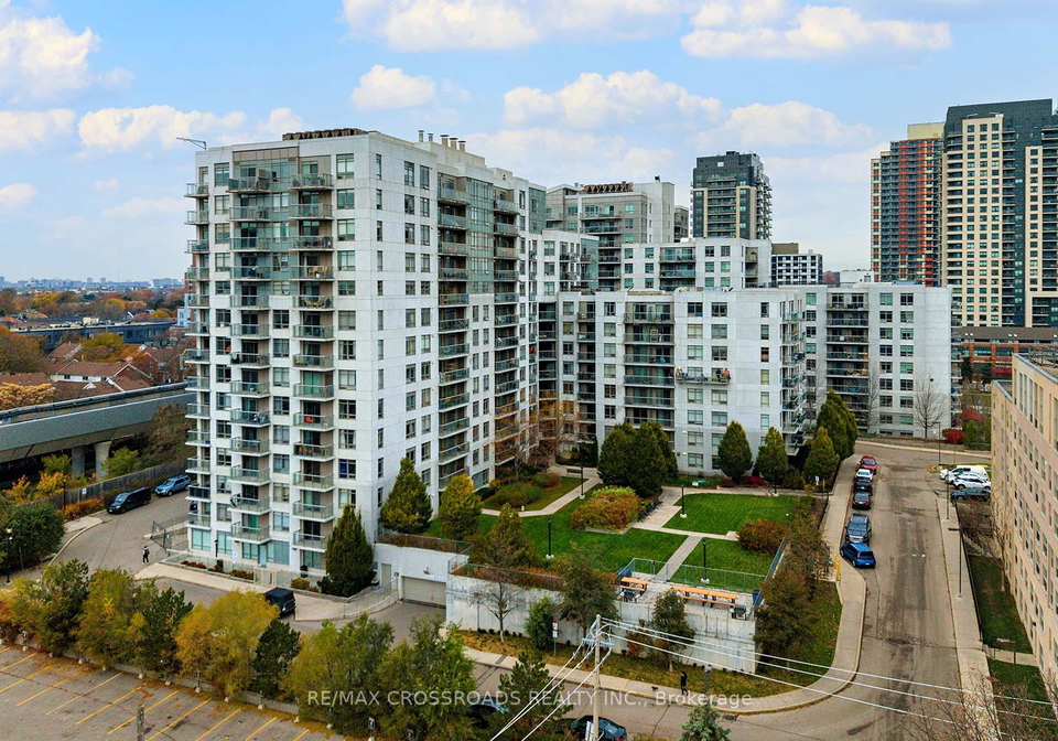 812-lansdowne-avenue-toronto-ontario-w12972660