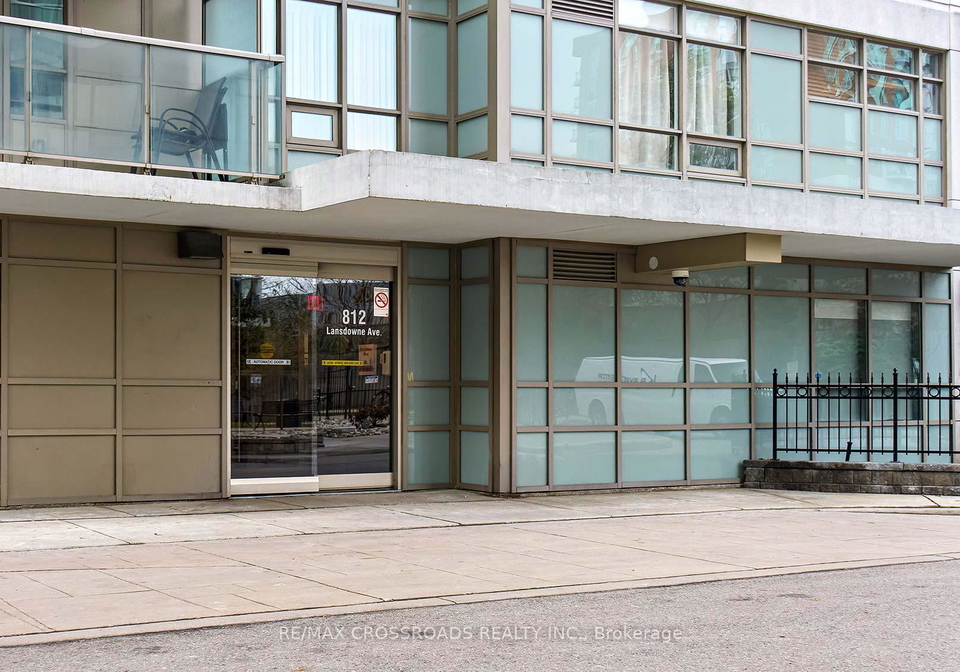 812-lansdowne-avenue-toronto-ontario-w12972660