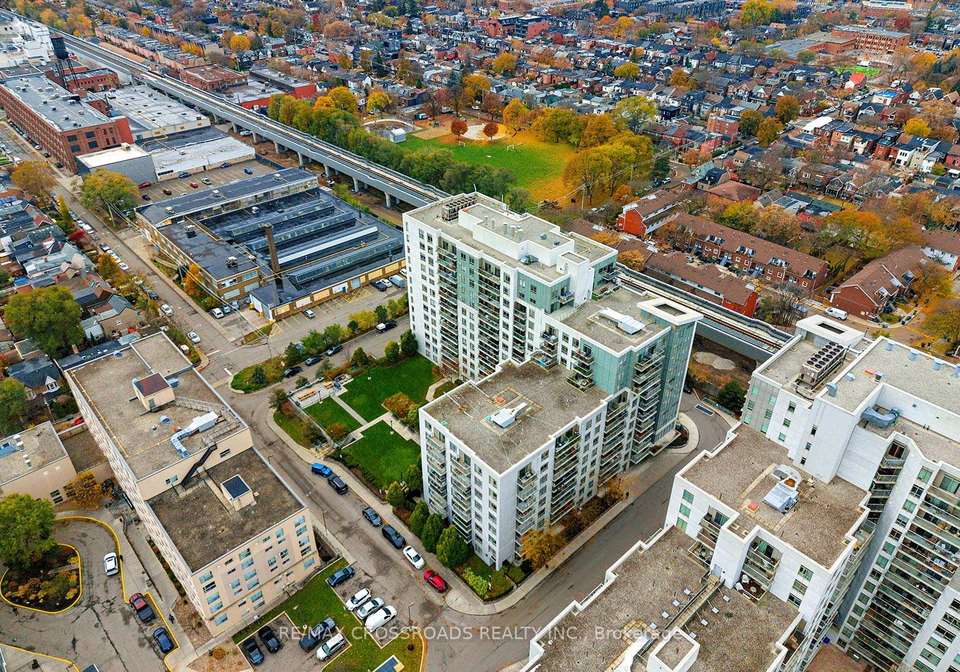 812-lansdowne-avenue-toronto-ontario-w12972660