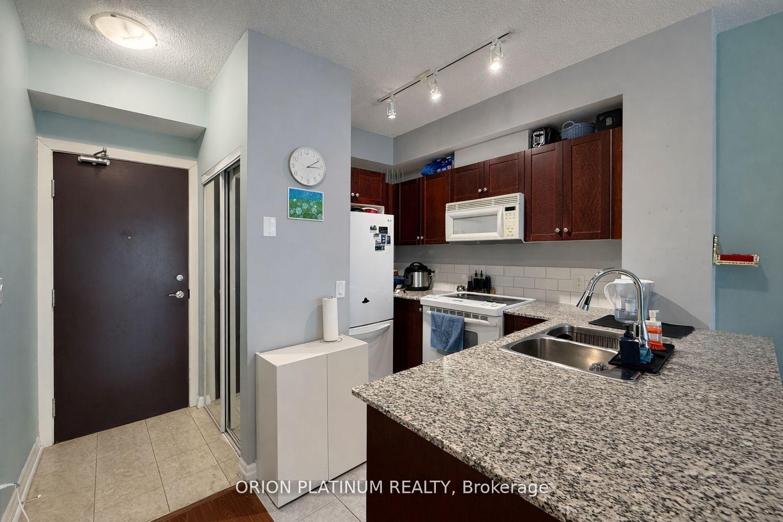 1359-rathburn-road-e-mississauga-ontario-w12972856