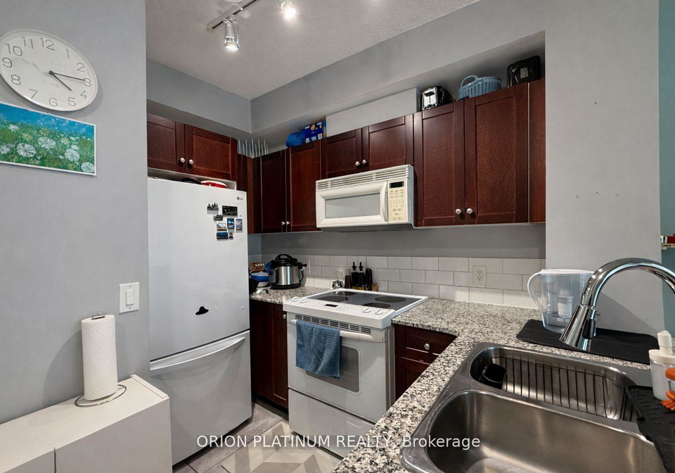 1359-rathburn-road-e-mississauga-ontario-w12972856