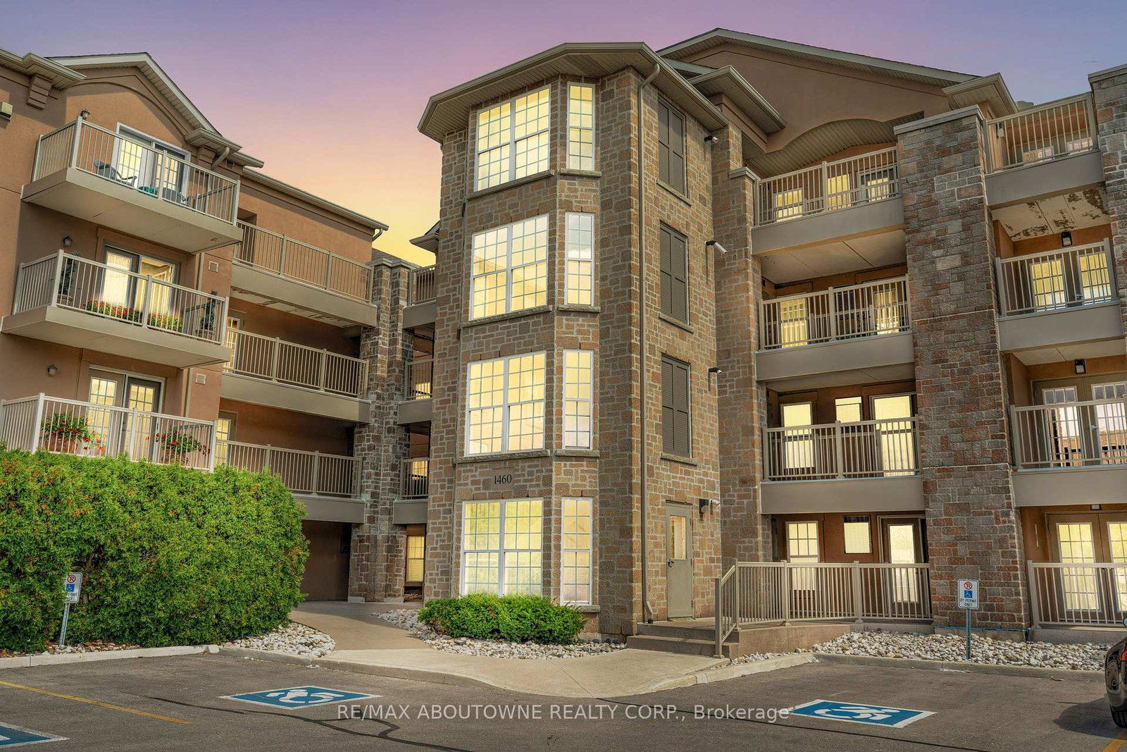 1460-bishops-gate-oakville-ontario-w12973404