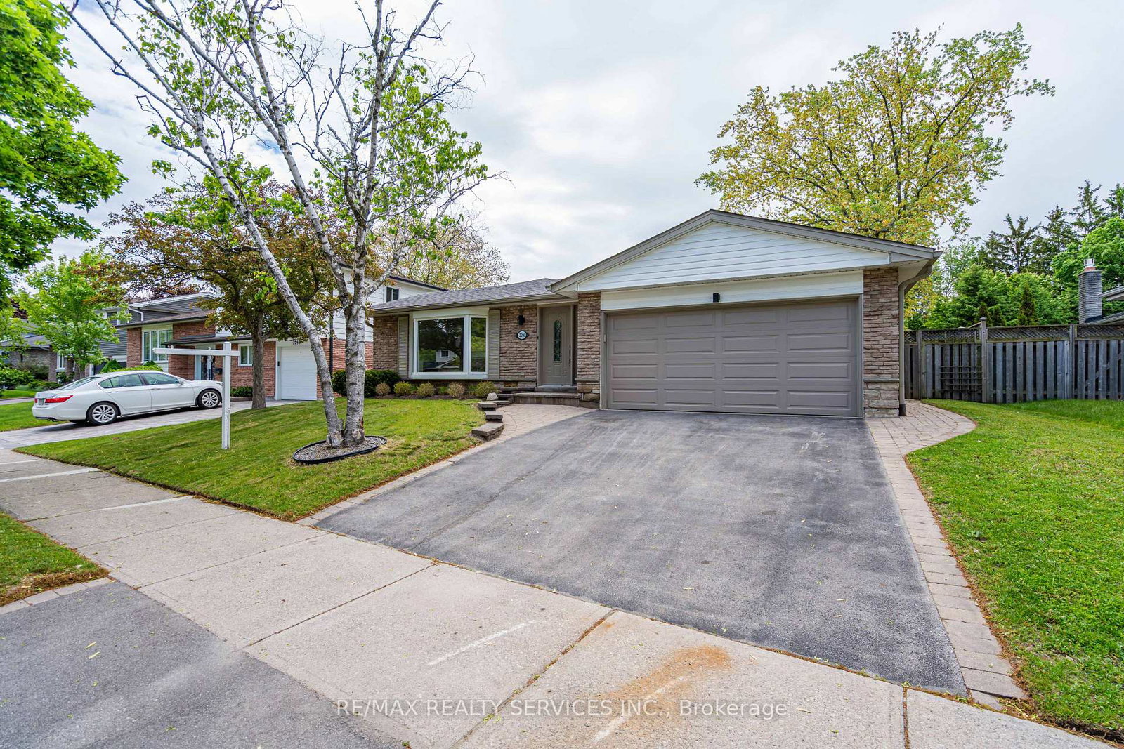 2296-devon-road-oakville-ontario-w12973900