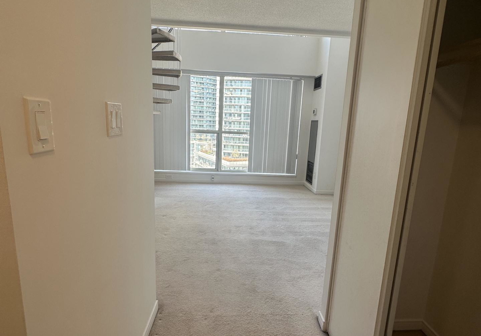 2261-lake-shore-boulevard-w-etobicoke-ontario-w12974032