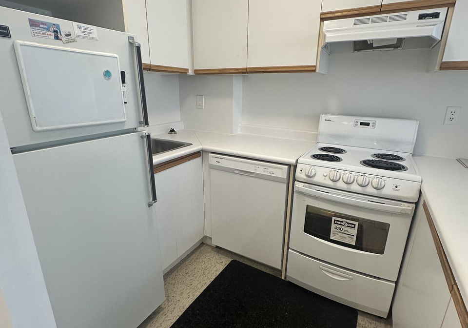 2261-lake-shore-boulevard-w-etobicoke-ontario-w12974032