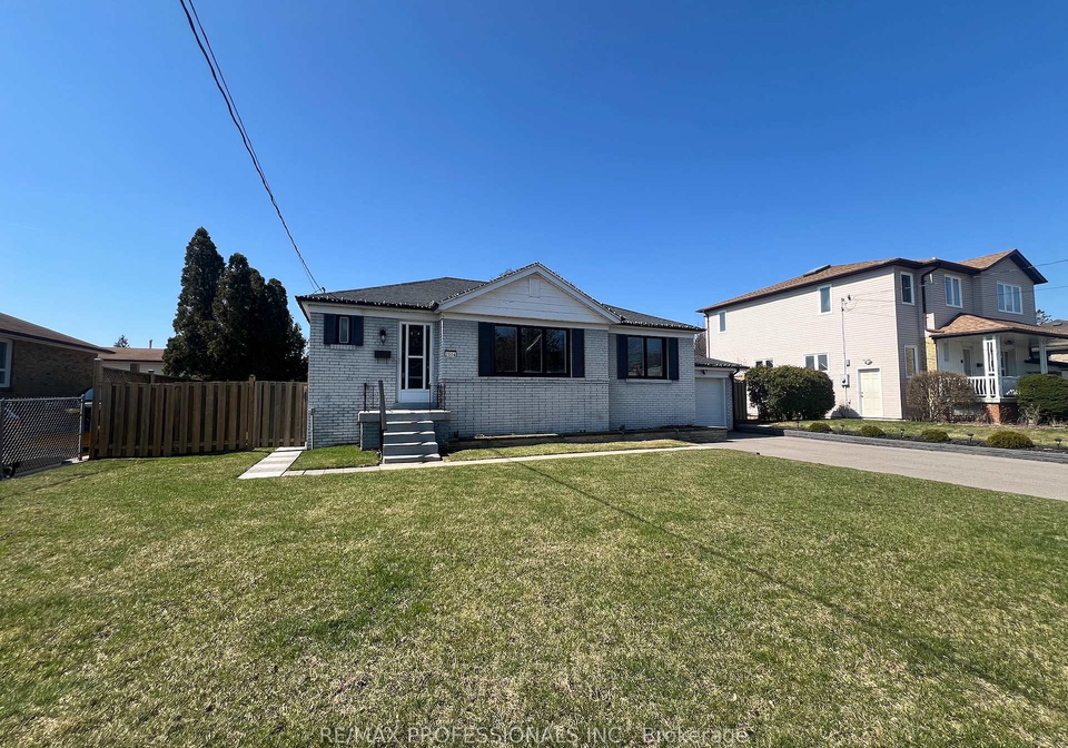 2504-donnavale-drive-mississauga-ontario-w12974148