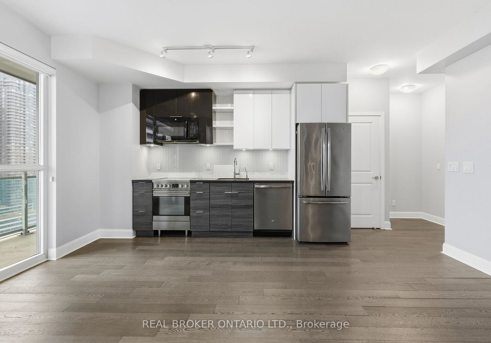 33-shore-breeze-drive-etobicoke-ontario-w12974422