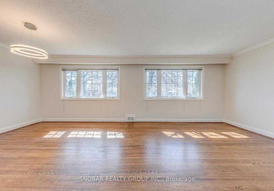 7-golfwood-heights-etobicoke-ontario-w12974424