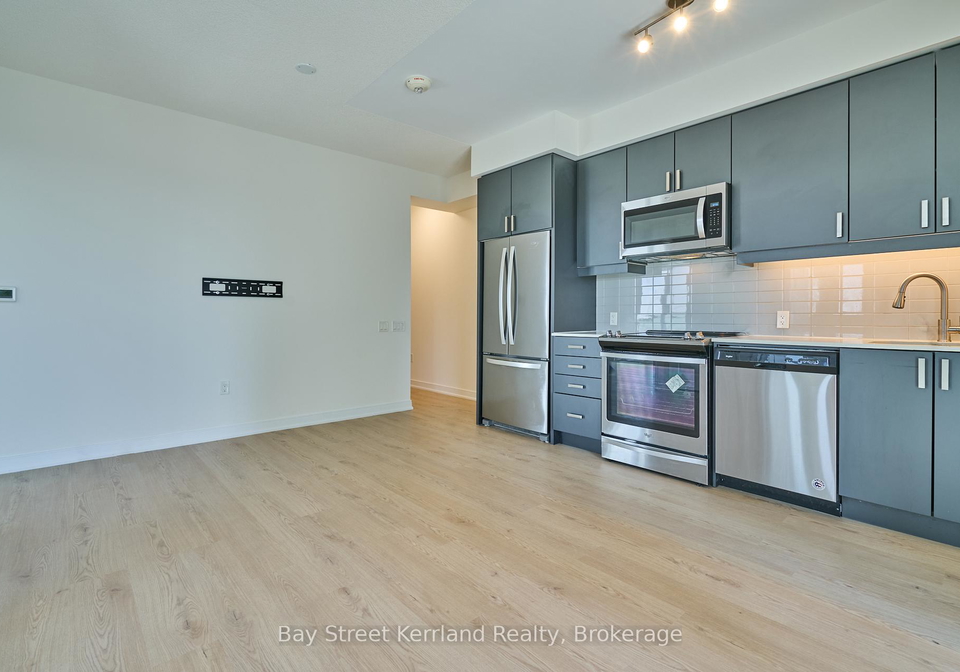 8-nahani-way-mississauga-ontario-w12974592