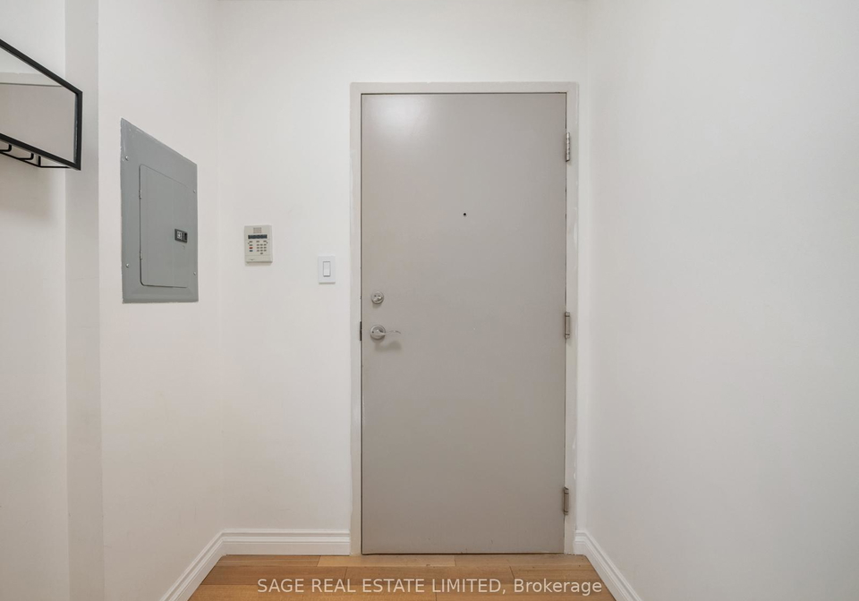 2495-dundas-street-w-toronto-ontario-w12974966