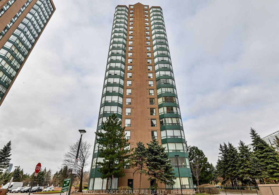 135-hillcrest-avenue-mississauga-ontario-w12975136