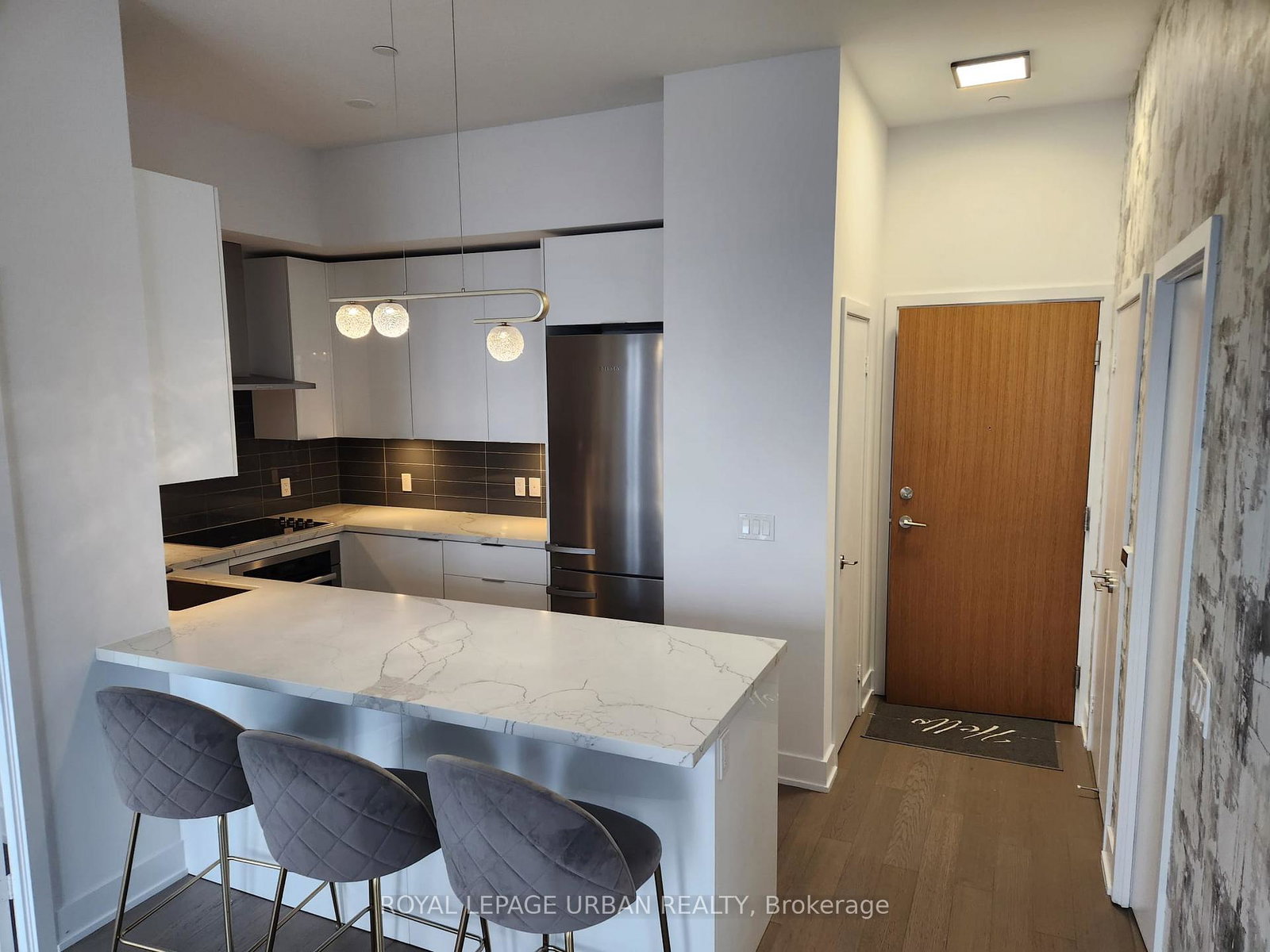 30-shore-breeze-drive-etobicoke-ontario-w12975174