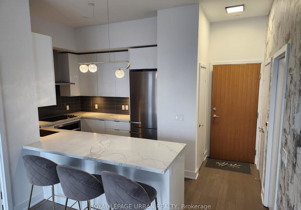 30-shore-breeze-drive-etobicoke-ontario-w12975174