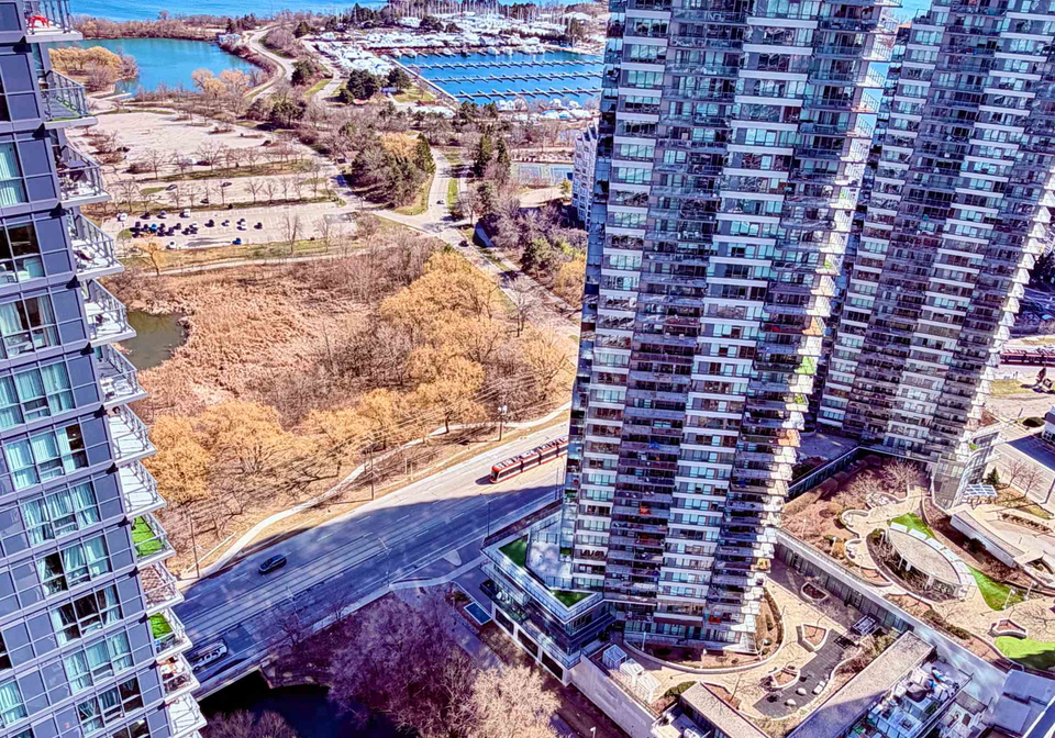2220-lakeshore-boulevard-etobicoke-ontario-w12975364