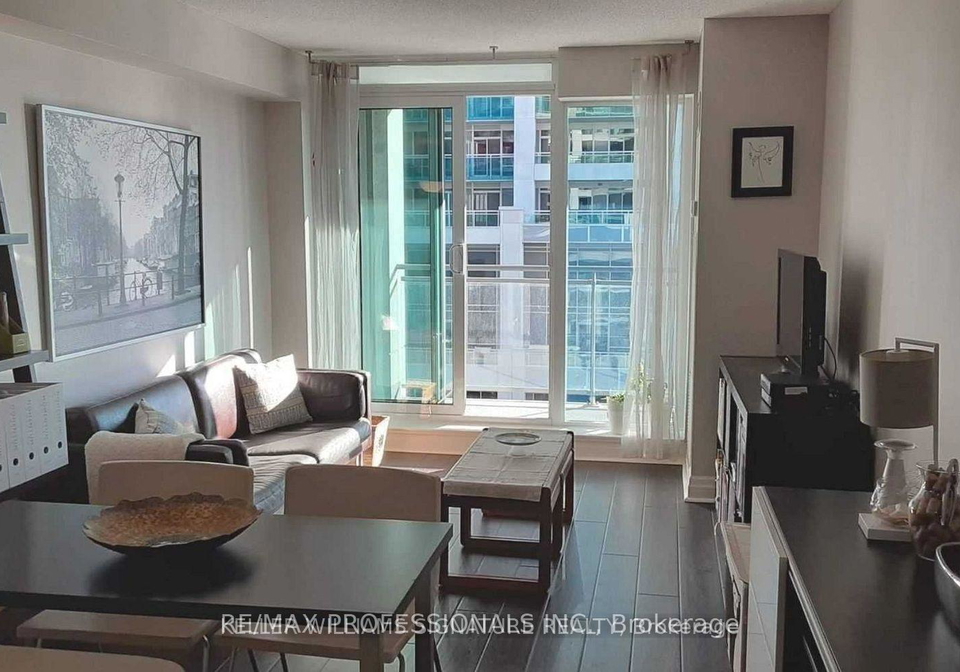 2121-lake-shore-boulevard-w-etobicoke-ontario-w12975428