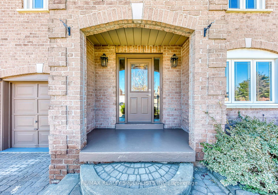102-sunforest-drive-brampton-ontario-w12975482