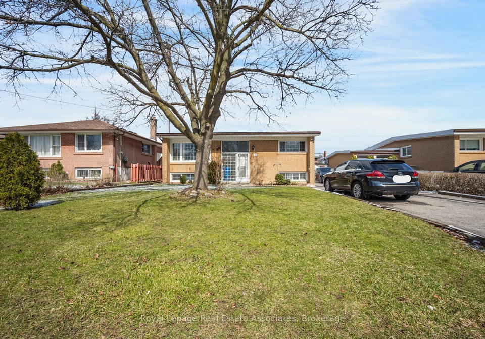 8-caulfield-road-etobicoke-ontario-w12975512