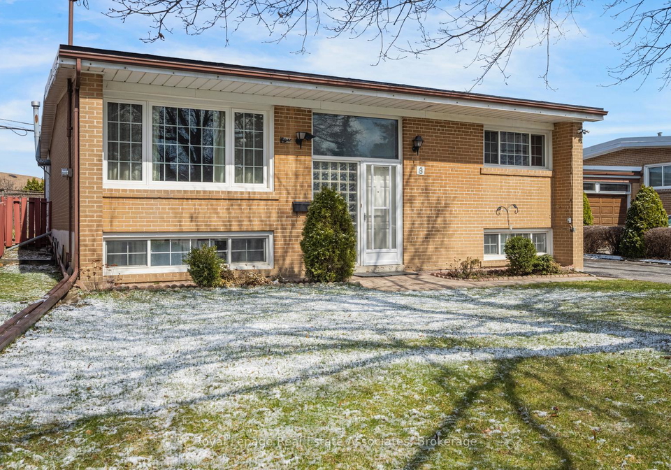 8-caulfield-road-etobicoke-ontario-w12975512