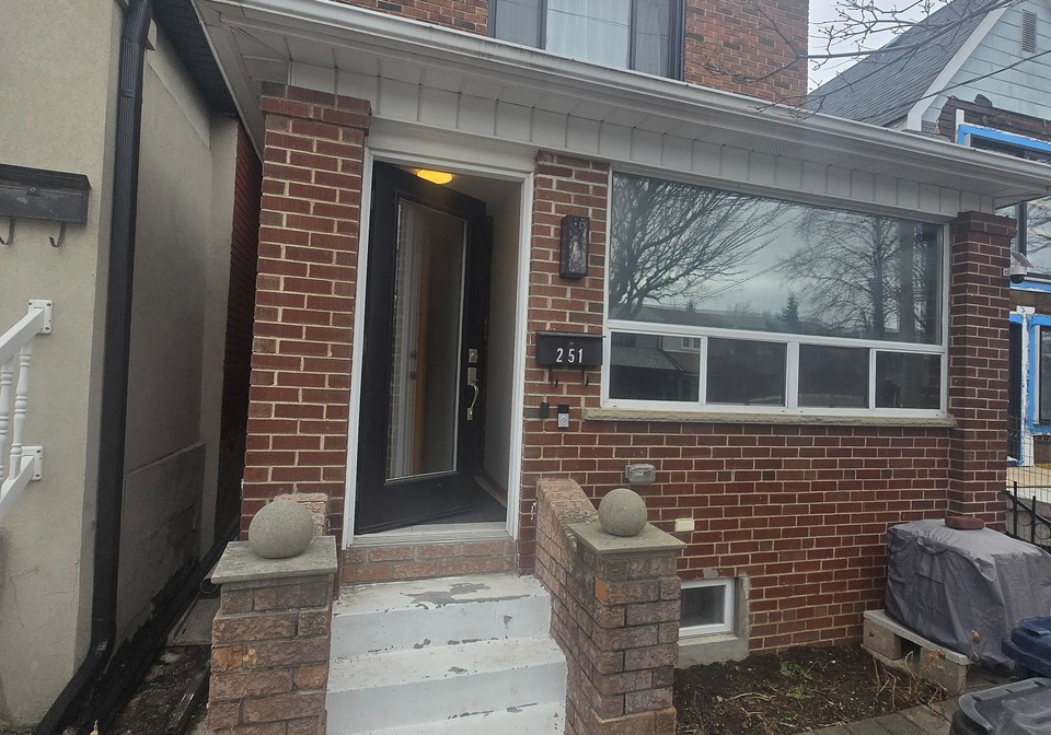 251-silverthorn-avenue-toronto-ontario-w12975884