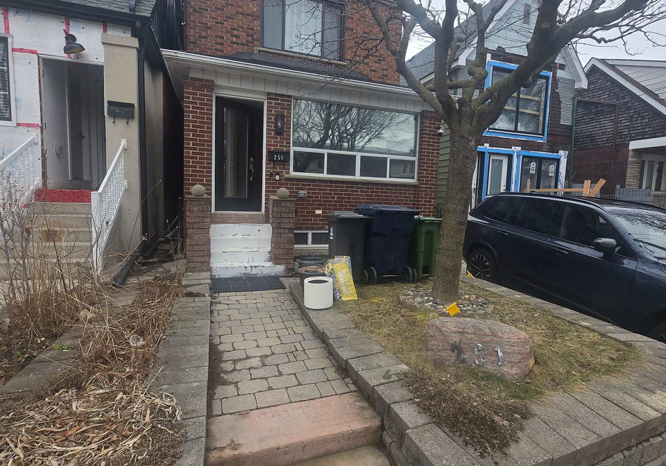 251-silverthorn-avenue-toronto-ontario-w12975884