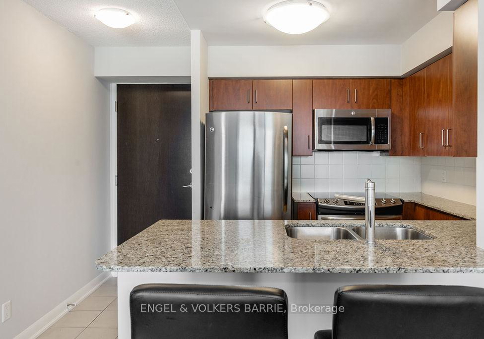 215-sherway-gardens-road-etobicoke-ontario-w12975964