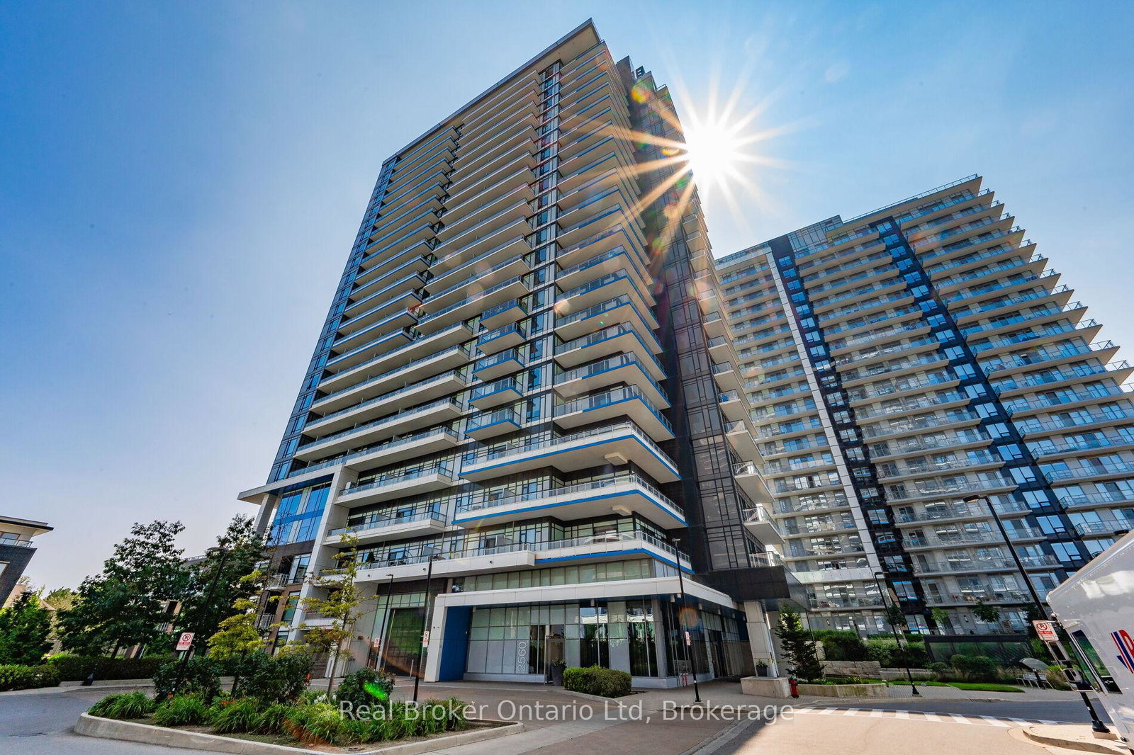 2560-eglinton-avenue-w-mississauga-ontario-w12976316