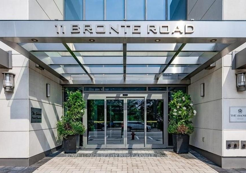 11-bronte-road-oakville-ontario-w12976396