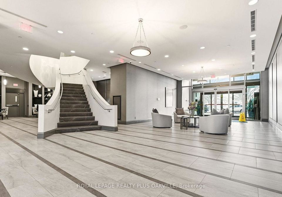 11-bronte-road-oakville-ontario-w12976396