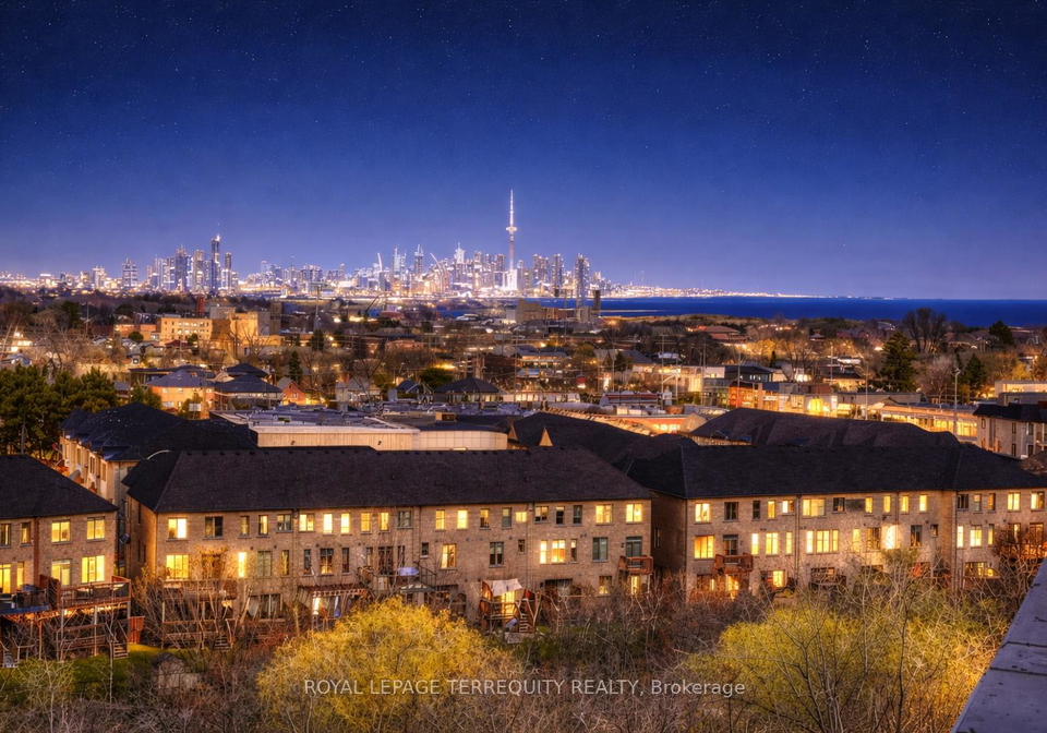 1063-douglas-mccurdy-common-mississauga-ontario-w12976452