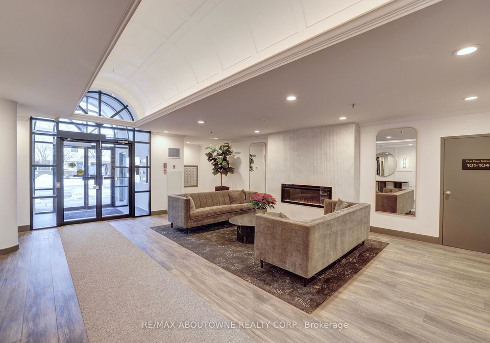 185-robinson-street-oakville-ontario-w12976502